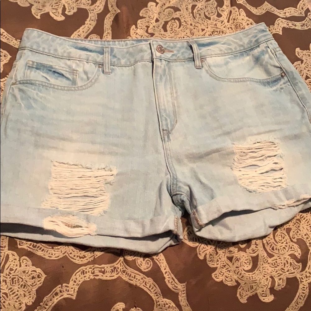 FOREVER21  distressed shorts
